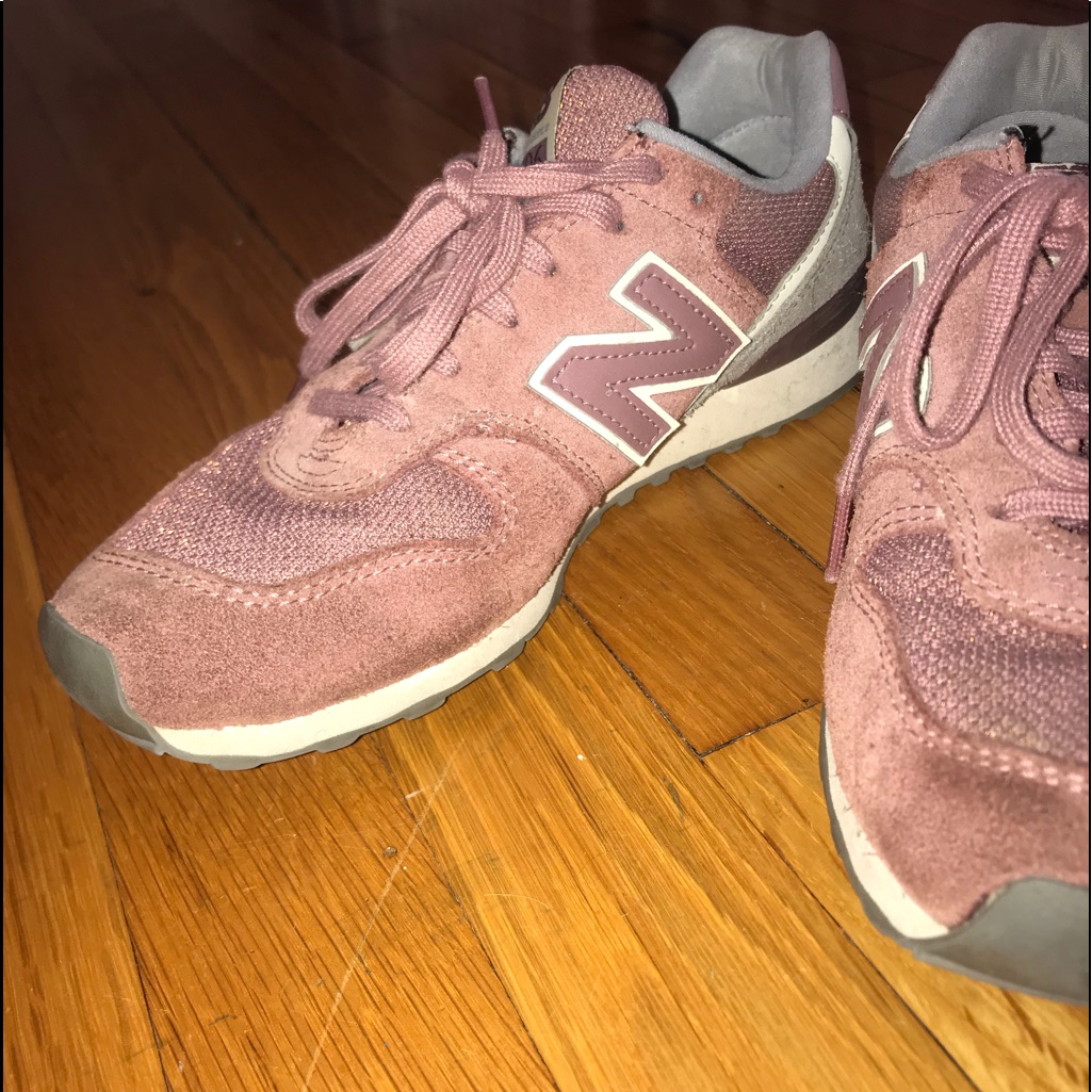 New Balance Womens 696 Sneakers